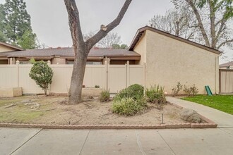 Building Photo - 2 Bedroom Condo