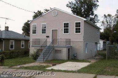 Primary Photo - 5010 Lee St NE