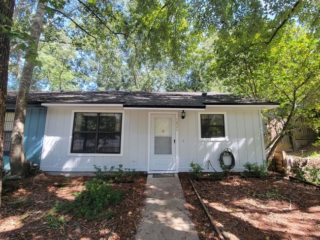 Building Photo - 1825 Meriadoc Rd