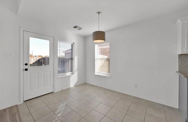 Building Photo - 22056 Knights Cove Dr