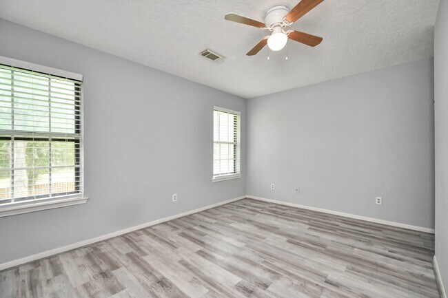 Building Photo - 2707 Blue Mist Dr