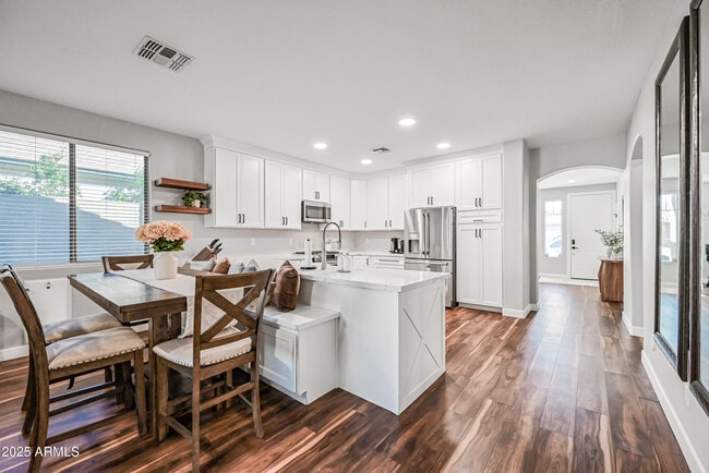 Building Photo - 3156 E Country Shadows St