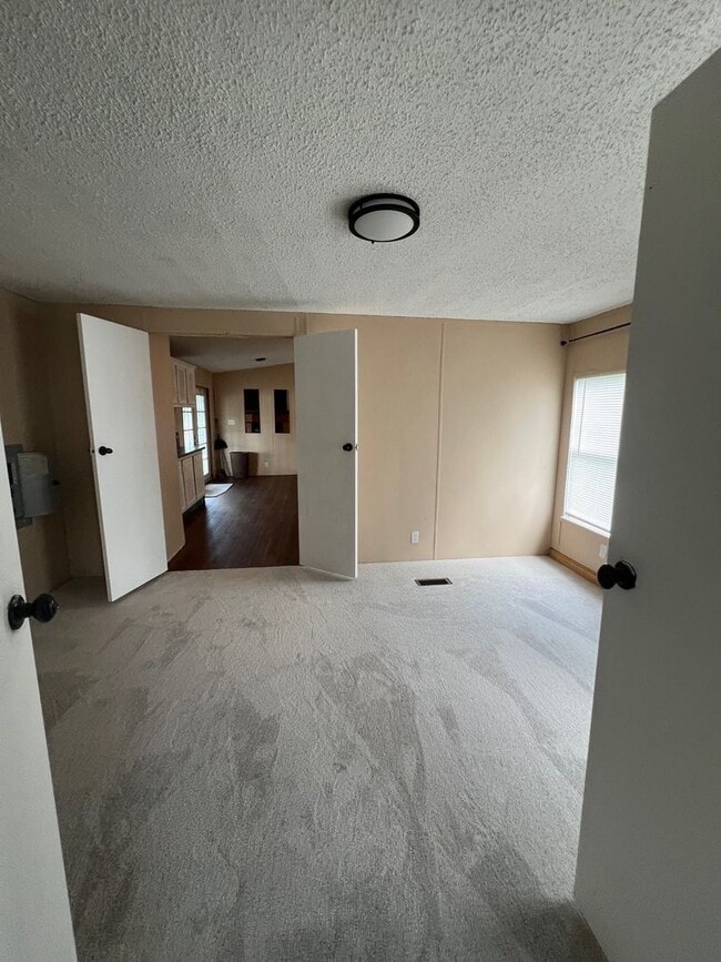 Building Photo - Mobile Home for lease in Sulphur