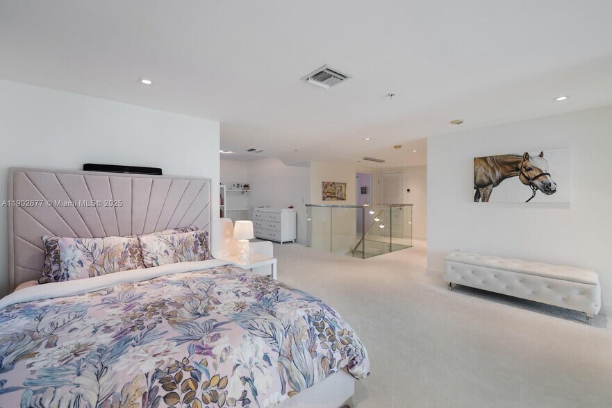 Building Photo - 7928 East Dr