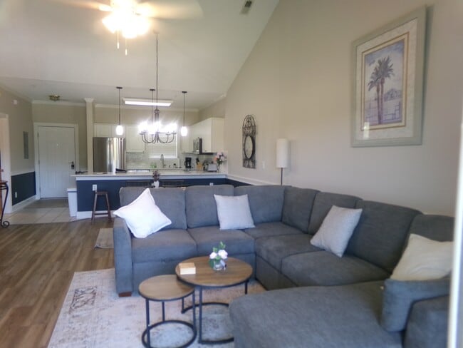 Building Photo - 4879 Dahlia Ct