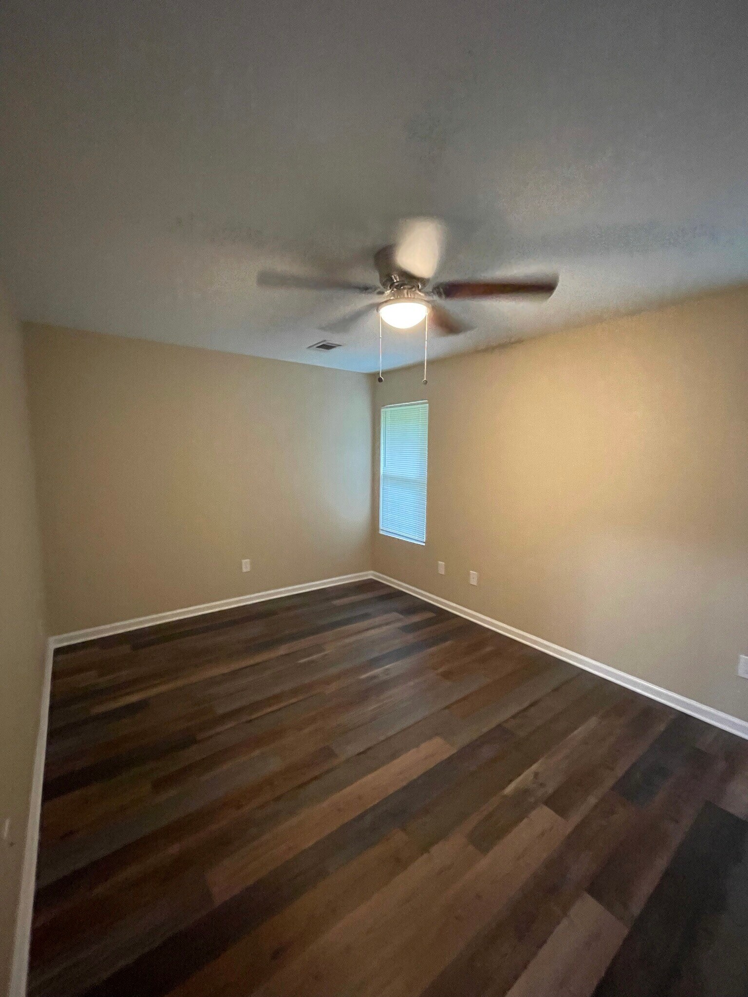 Building Photo - 412 Parkhill Cv