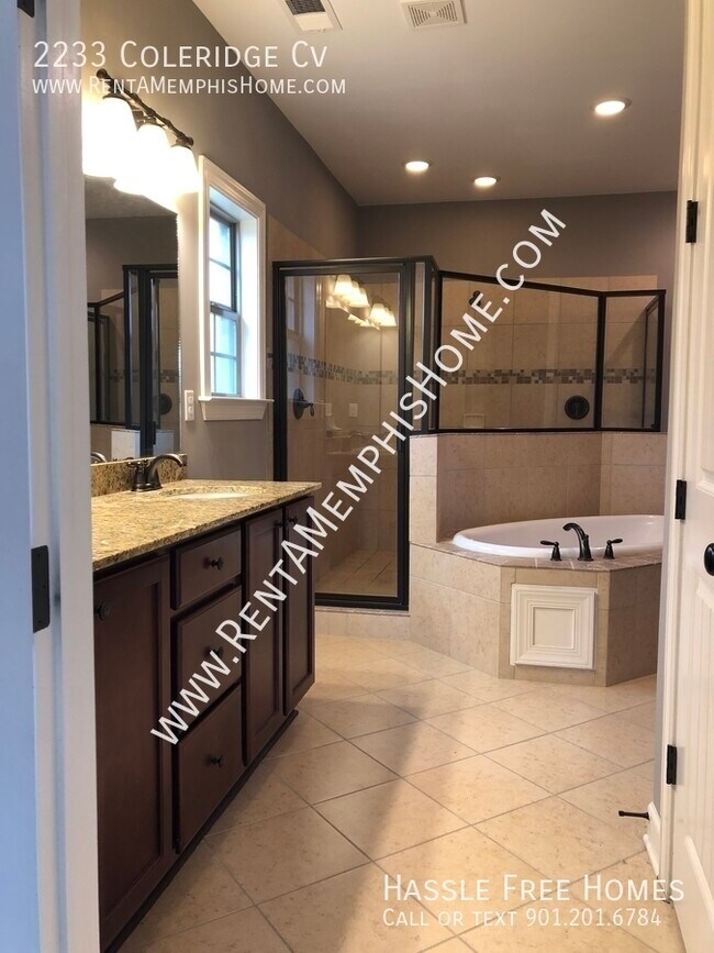 Building Photo - 2233 Coleridge Cv