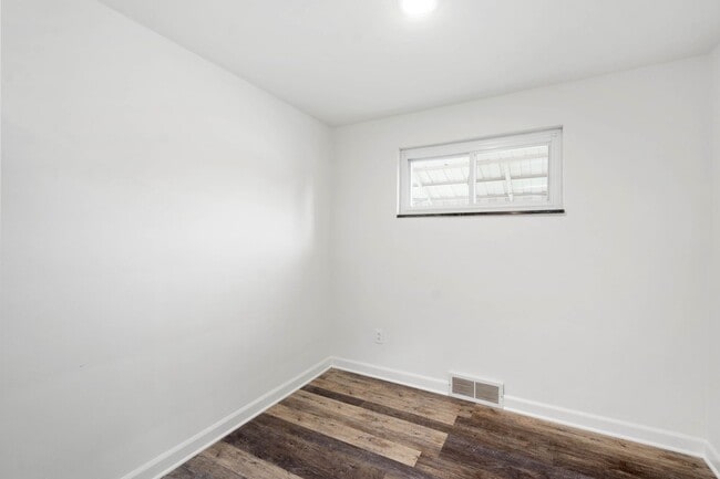 Building Photo - AVAILABLE AUGUST 1ST! DON'T MISS THIS BEAUTIFUL 3 BEDROOM IN WEST MIFFLIN!