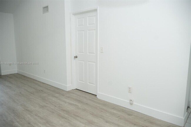 Building Photo - 2600 S University Dr