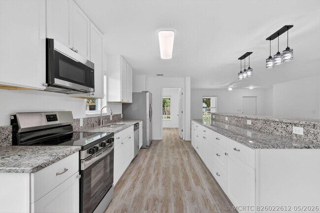 Building Photo - 2206 S 34th St