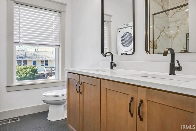 Building Photo - 1104 N Grant St