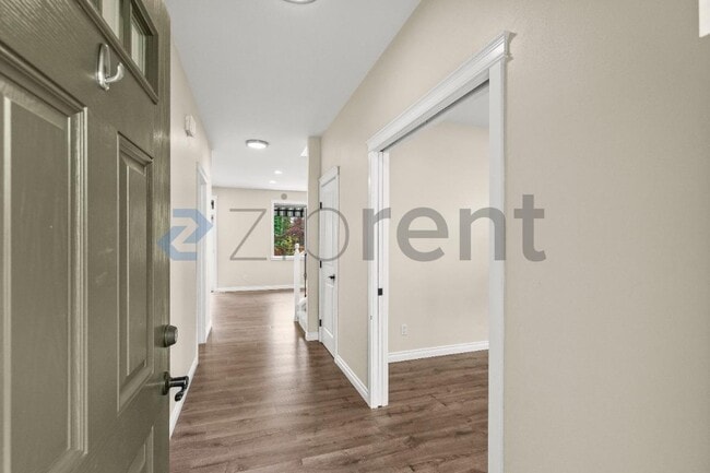 Building Photo - 7413 NE 200th St