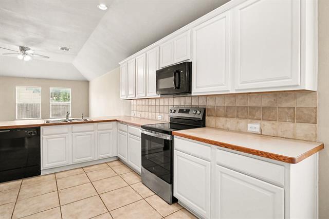 Building Photo - 633 Horn St