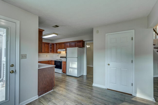 Building Photo - 3789 White Pine Dr