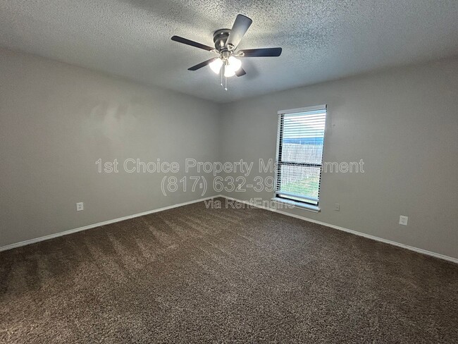 Building Photo - 6320 Holiday Ln
