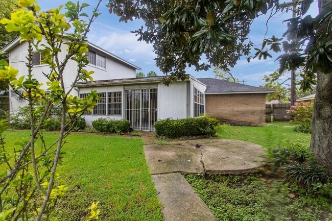 Building Photo - 6602 Indian Lake Dr