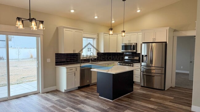 Building Photo - Spacious 4 Bedroom, 2 Bath Home in South Hill Subdivision – Burley, ID