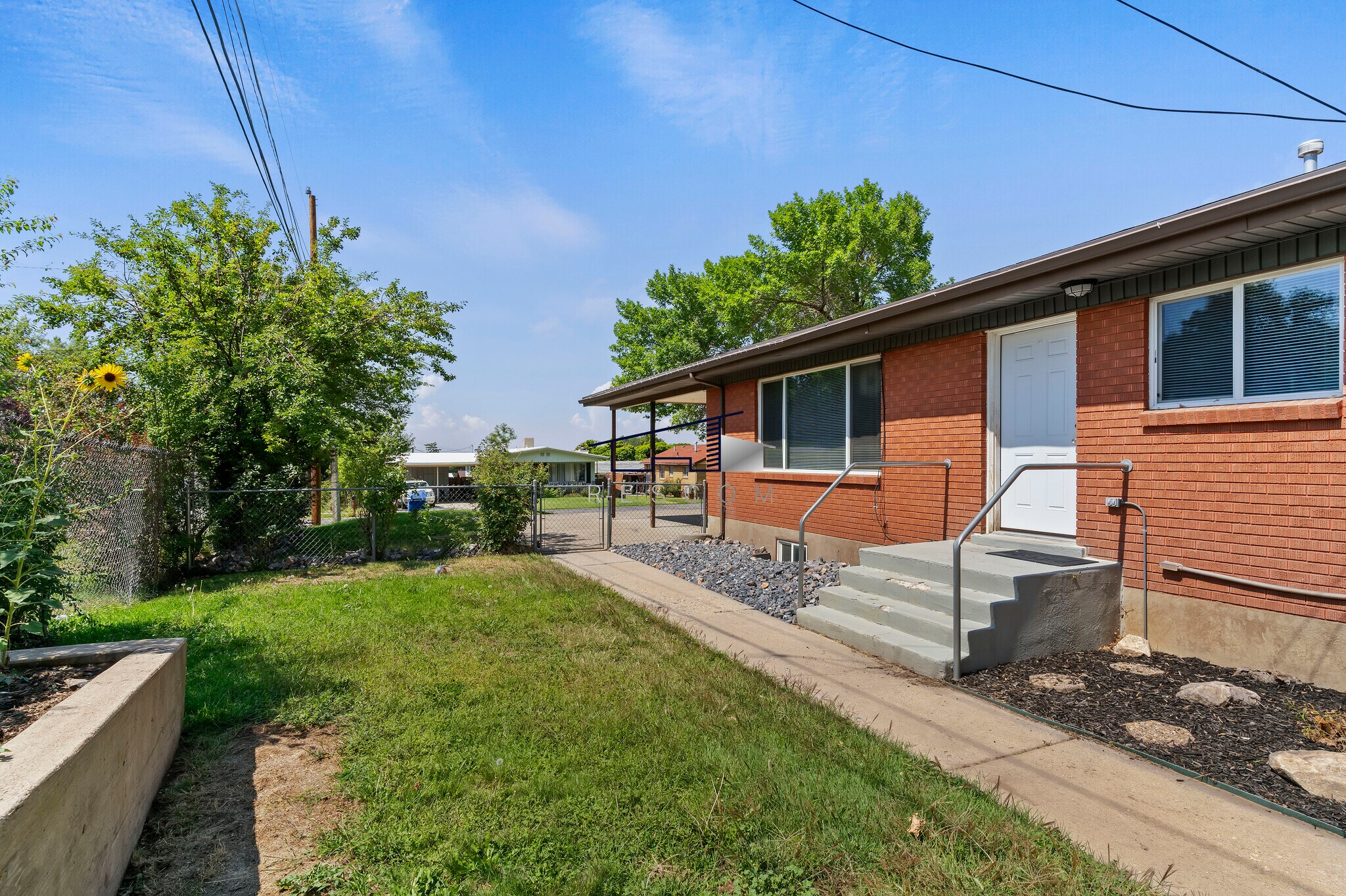 Building Photo - 220 Tyler Ave