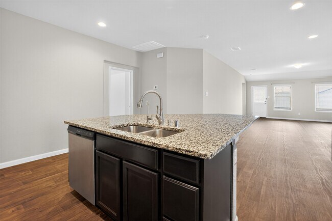 Building Photo - 3310 Sumac Dr