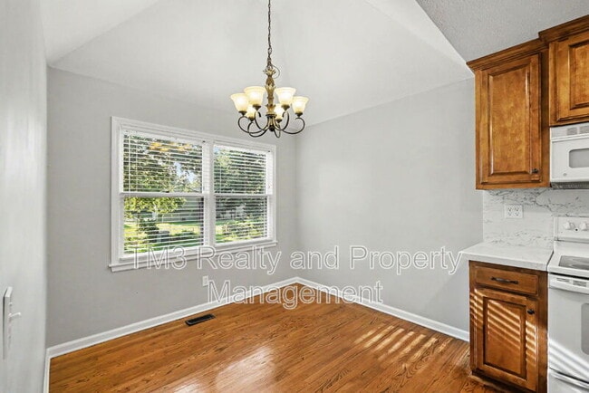 Building Photo - 15213 S Seminole Dr