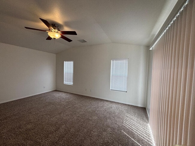 Building Photo - 5036 E Catalina Ct