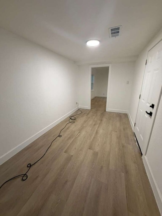 Building Photo - BEAUTIFUL HOME IN HOUSTON. MOVE IN READY!.