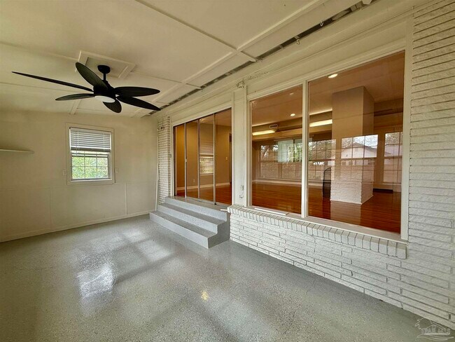 Building Photo - 205 Fairpoint Dr