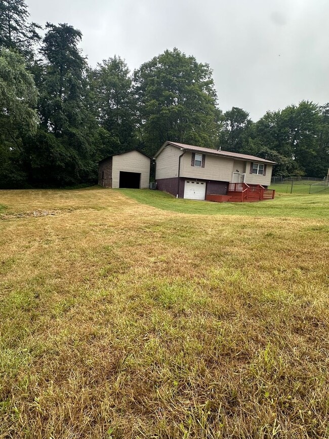 Building Photo - 3 BR HOME-BRIARWOOD SUBDIVISION
