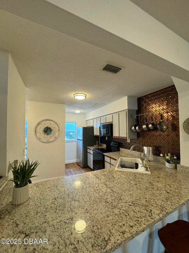 Building Photo - 175 Yorktowne Dr