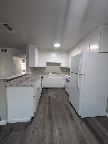 Building Photo - 3515 Orange Ave