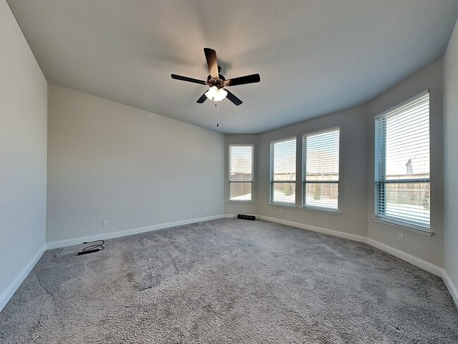 Building Photo - 721 Precious Dr