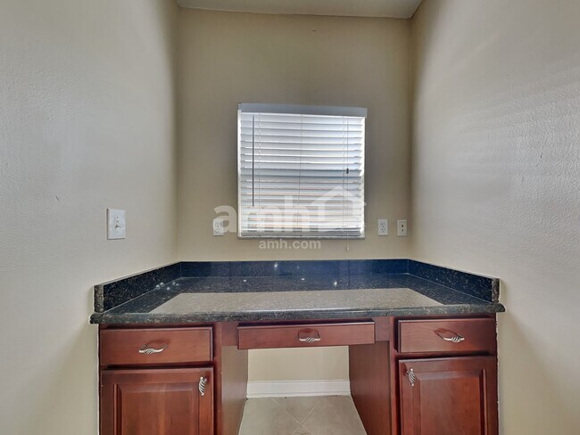 Building Photo - 31437 Heatherstone Dr