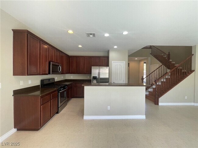 Building Photo - 9796 Bedstraw St