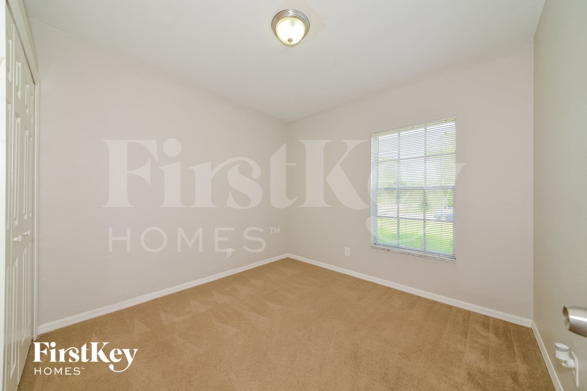 Building Photo - 4448 N Biscayne Dr