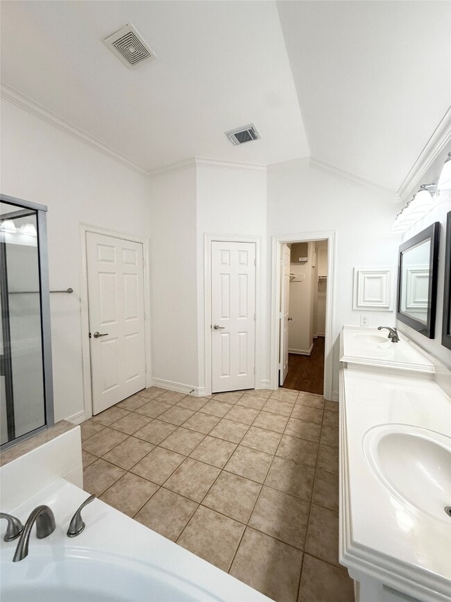 Building Photo - 5317 Austin St