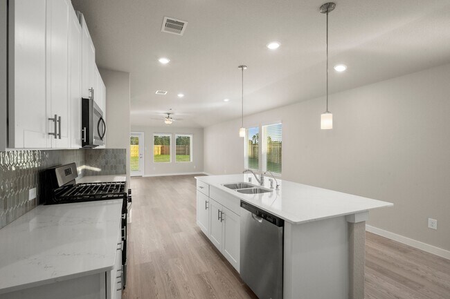 Building Photo - 16529 Breezy Knl Ct