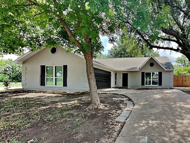 Primary Photo - 4348 Spindletree Ln