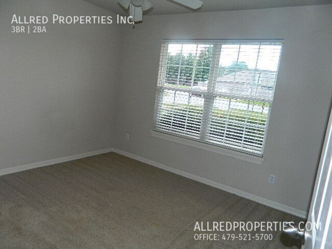 Building Photo - Gorgeous Single Family Home in West Fayetteville!