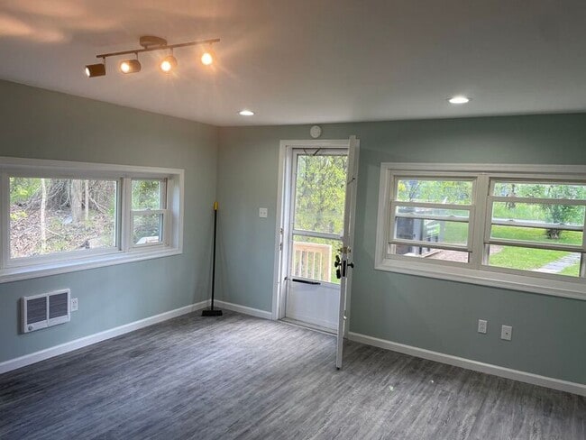 Building Photo - 3512 Pocono Park Dr