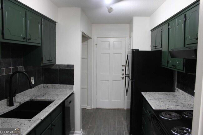 Building Photo - 146 Rue Fontaine