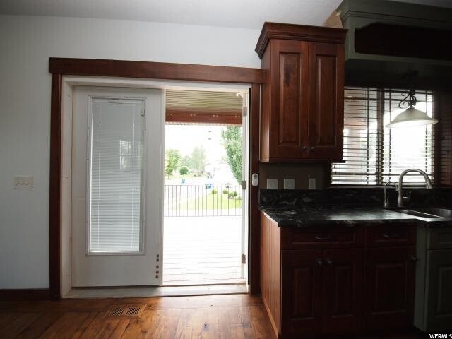 Building Photo - 1448 Willow Valley Dr