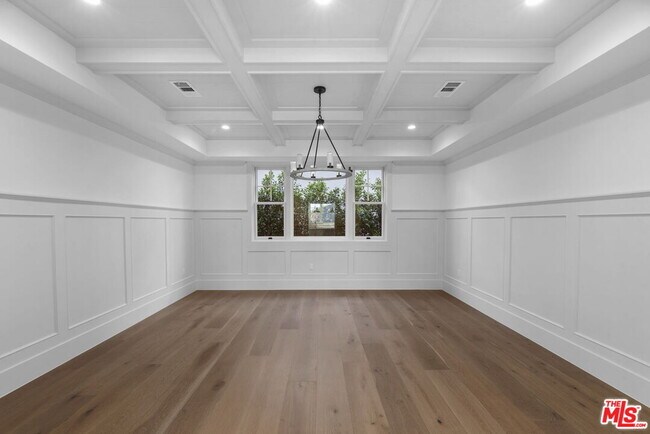 Building Photo - 566 Ida St