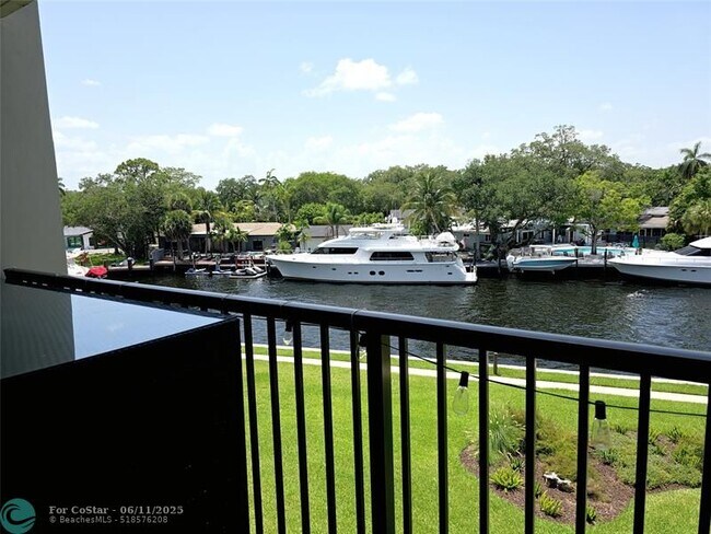 Building Photo - 1350 River Reach Dr