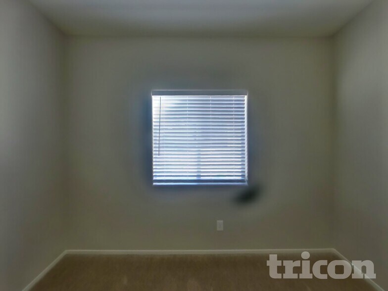 Building Photo - 6232 Diazo St