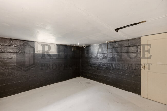 Building Photo - 1836 S Gold St