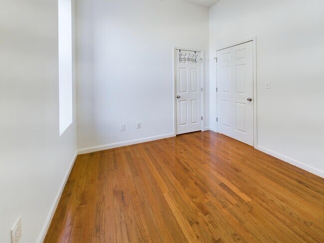 Building Photo - 137 Monticello Ave