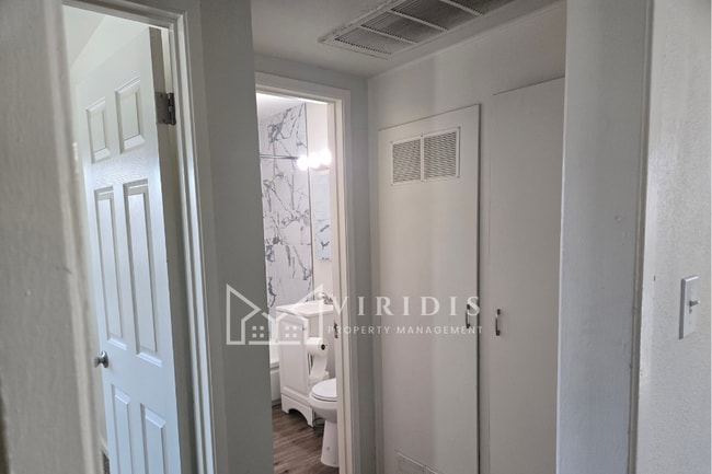 Building Photo - 2312 Castro Ln