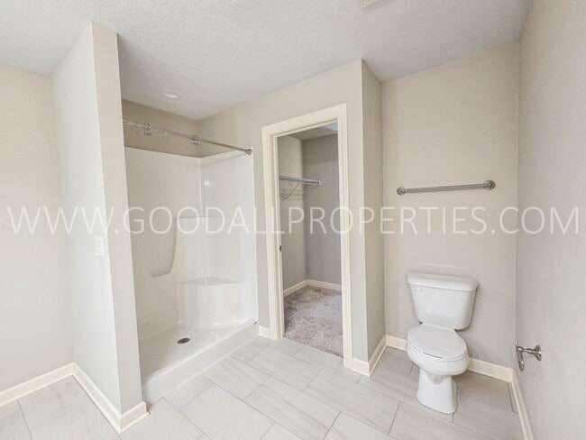 Building Photo - 885 Northview Dr