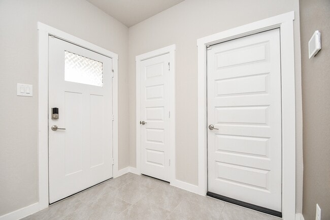 Building Photo - 3831 Sparkman Ln