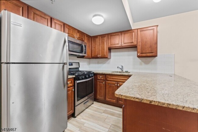Building Photo - 453-455-455 Washington St